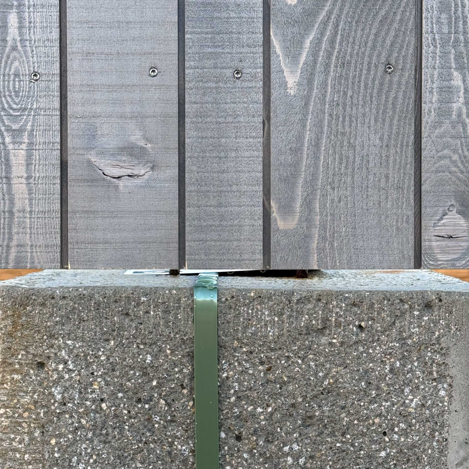 reg_beton-holz_detail